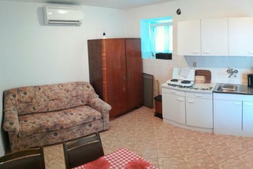 Ross Studio Apartments