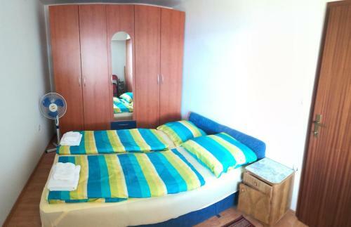 Ross Studio Apartments