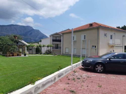 Apartments Divlji Cvit