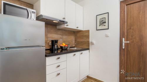 Apartment Follow Me