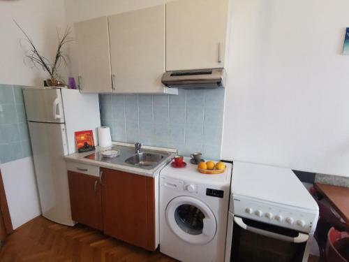 Villa Varglien, Apartment With Garden Place