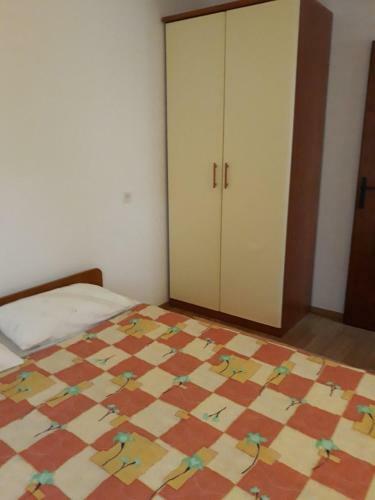 Apartments Ivo - With Nice Garden