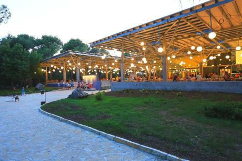 Pine Beach Pakostane Mobile Homes - All Inclusive Light