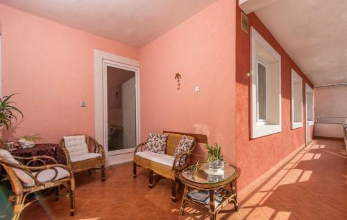 Hostal Apartments And Rooms Laura