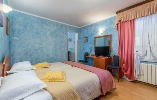 Hostal Apartments And Rooms Laura