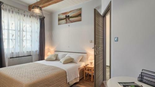 Hostal Beautiful Istrian Villa Patrick With A Pool