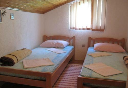 Apartments ?era - 50 M From Beach