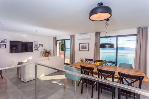 New! Villa Perla Blu With 4 Bedrooms, Heated Pool, Jacuzzi, 50m From Beach