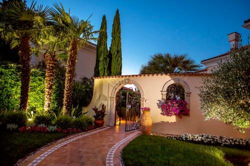 Hostal Vila Klara 1
