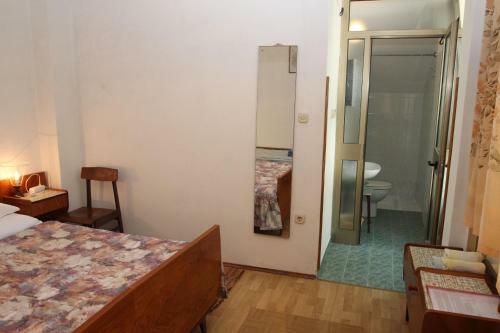 Hostal Vintage City Rooms