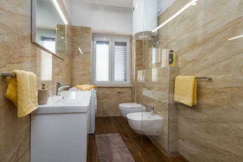 Chic Apartments In Pore? Old Town