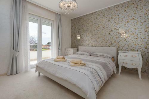 Exclusive Villa In Porec For 10 Persons With A Beautiful Garden