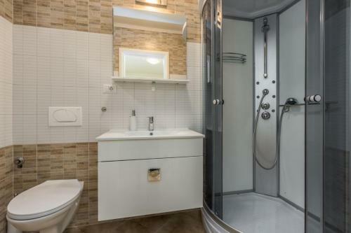 Exclusive Villa In Porec For 10 Persons With A Beautiful Garden