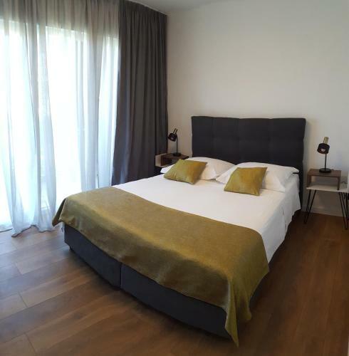 Rena Apartments