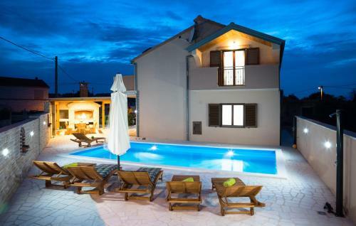 Villa Holiday Home Leon