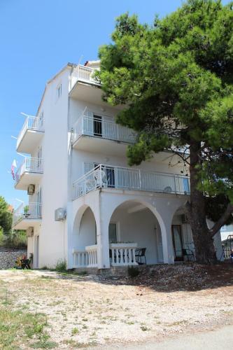 Apartments Pine