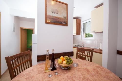 Apartamento Vila Promajna 3