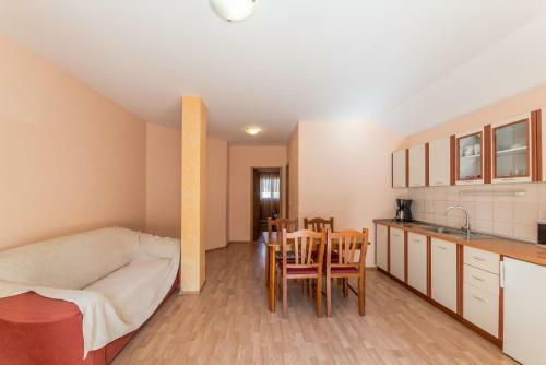 Apartments Mla?o - Swimming Pool