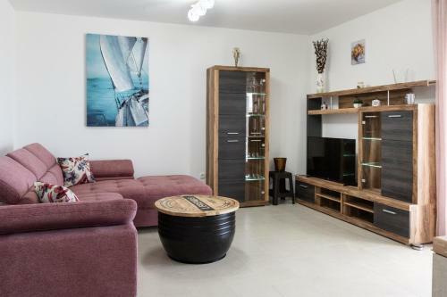 Beachfront Three Bedroom Villa With Hot Tub - Sgb3