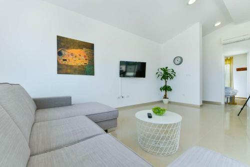 Modern Two Bedroom Apartment - Sk3