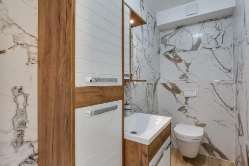 Crowonder Beachfront Garden Villa With Jacuzzi- B2