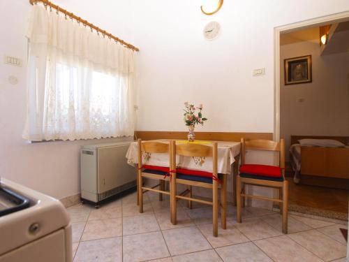 Apartments Mladen 1588
