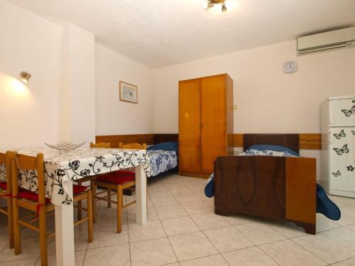 Apartments Mladen 1588