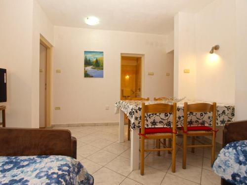 Apartments Mladen 1588