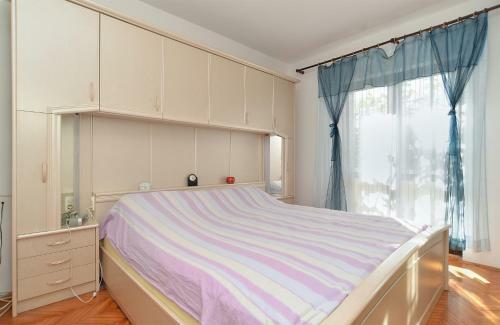 Apartments Danijel 1956