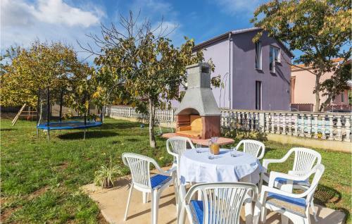 Amazing Apartment In Pula With 3 Bedrooms