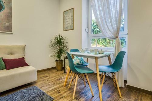 Amphitheater Garden Studio Apartments