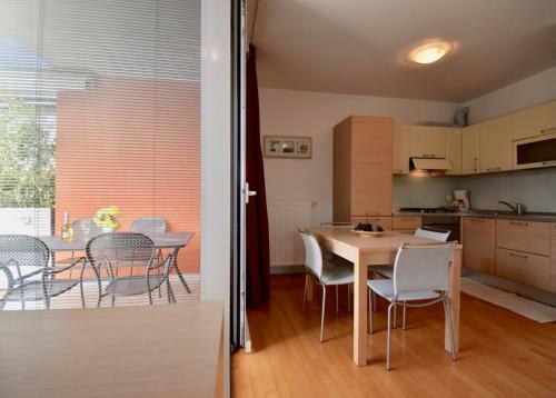 Hostal Apartments With Private Garage 150 M From The Beach