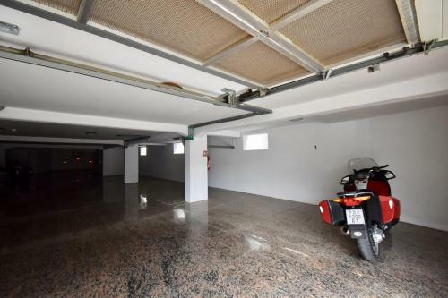 Hostal Apartments With Private Garage 150 M From The Beach