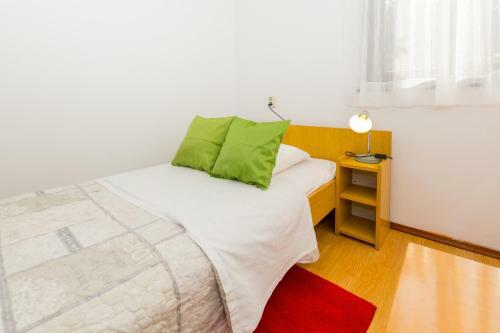 Comfortable Apartment Puh With Built Barbecue In Pula