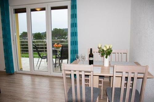 Hostal Apartmani Mirna Luka