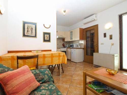 Apartments Ondina 1827