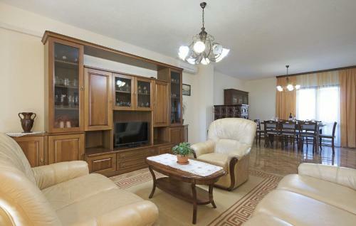 Cozy Apartments Alexandra For Relaxed Vacation
