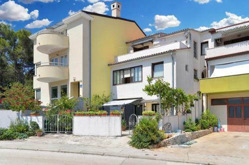 Apartments Veruda 216