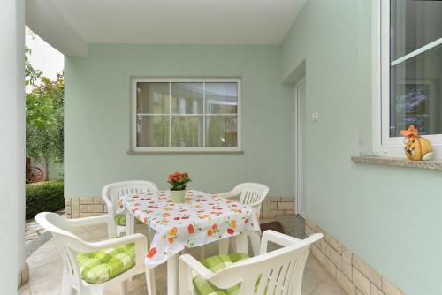 Pool Apartments 624