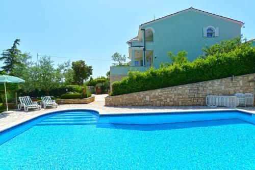 Pool Apartments 624