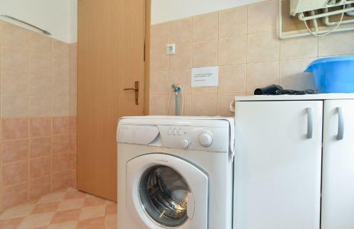 Hostal Apartment & Room Tanja 1552