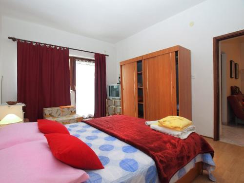 Apartment Vladimira 1569