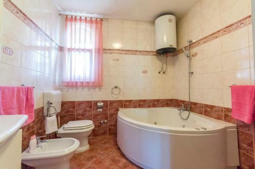 Apartment A&s With Sea View