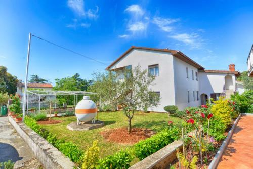 Hostal Apartment & Room Milka 1633