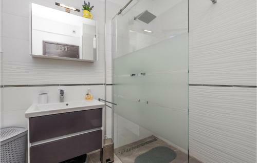Awesome Apartment In Rijeka W/ Wifi