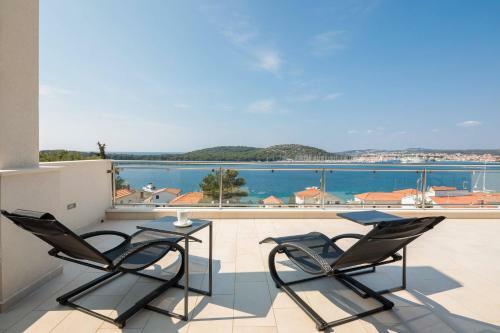 Extra Large Beachfront Luxury Villa