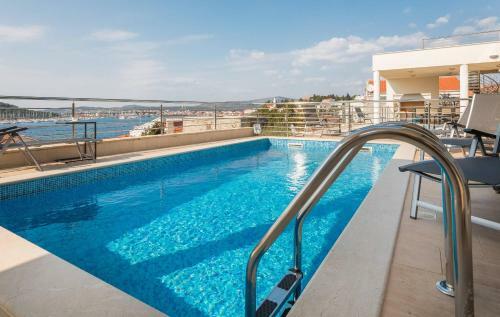 Extra Large Beachfront Luxury Villa