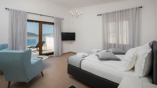 Extra Large Beachfront Luxury Villa