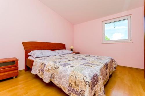 Apartments Ugrina
