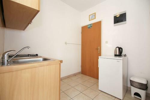 Apartments Tea - 100 M From Sea